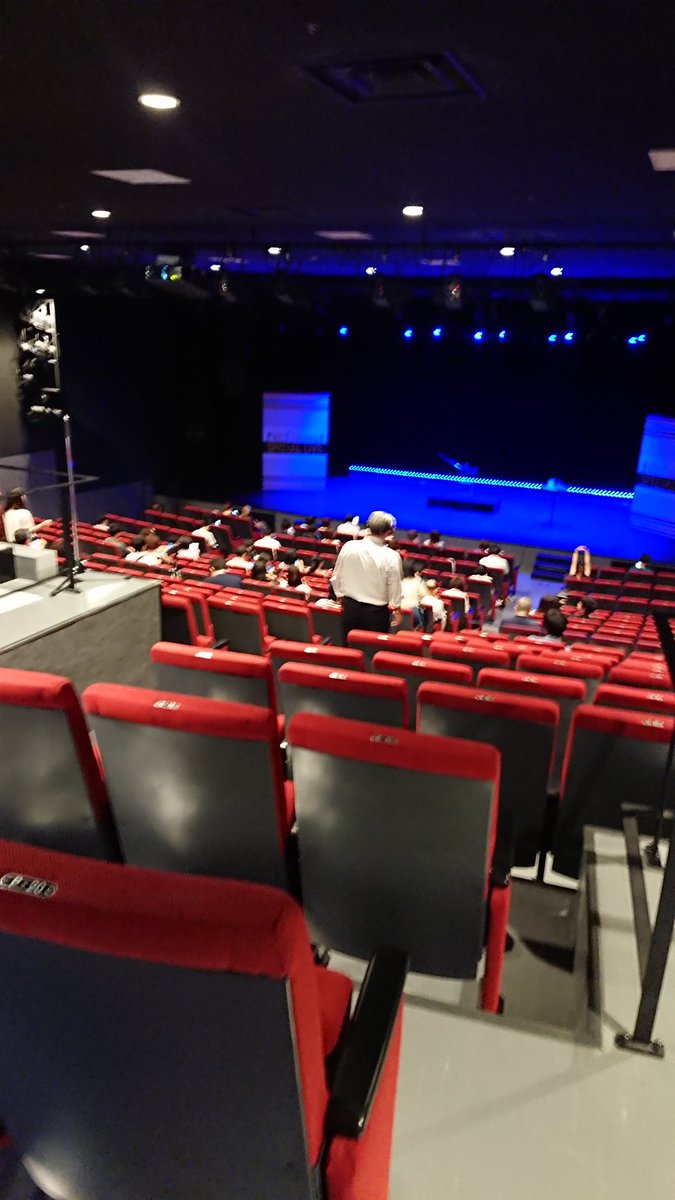 クラーク ケント V Twitter モンスターエンジン西森単独公演 17カ月記念公演 日記朗読ライブ 1701イエスシアター いつもは キャパ80人のザザポケッツでやっているのに 今日は300人以上入る劇場に客100人でスカスカ 中身はいつも通りだが 狭いハコでやった方が