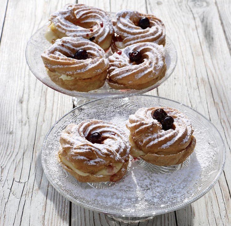 The sumptuous #zeppole as captured by MASSERIAPOTENTI. We can’t wait to have a few of these classic sweets on our #TuscanCulinaryAdventure