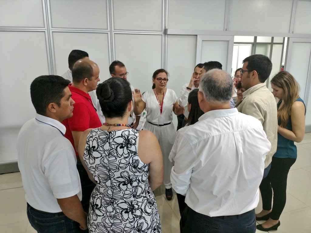 OCADMETA's tweet photo. Equipo del #OcadMeta, alcaldes y delegados conversan con viceministra de energía Rutty Ortiz previa sesión #Ocadtón https://t.co/dHO8xMSgrr