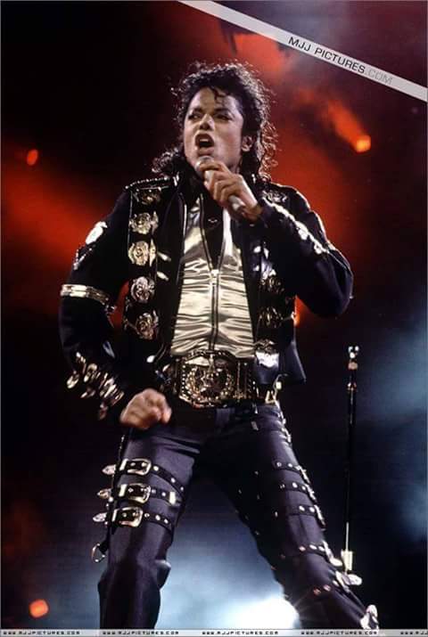 210lauramary's tweet photo. Happy week loving #MJFam L.O.V.E to all ♡ @ReignsJackson @TauschManuela @YLifeloveM @KkKriszti77 @Mickey_Mj1 @chellsee721 @Smooth_MJ14 ♡♡♡ https://t.co/5Ps0YDJF5g