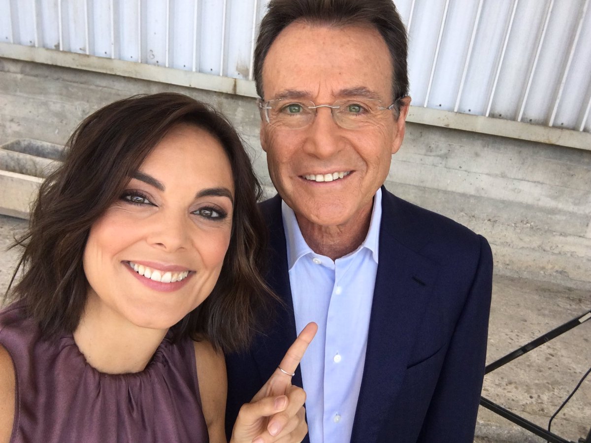 MonicaCarrillo's tweet photo. Se queda. 

#NoticiasFinDeSemanaA3 https://t.co/QzDp7oNOa1