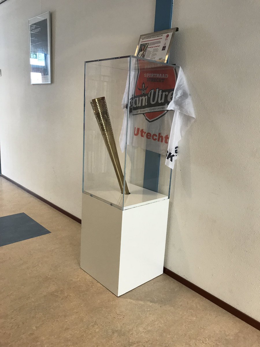 olymposutrecht's tweet photo. Een van de 204 Olympische fakkels van London 2012 De @SR_Utrecht heeft hem gekregen van @Corjansen bedankt! Mooi plekje voor zoeken! https://t.co/1CIG88xGot