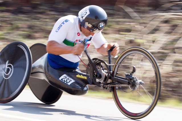 The 2017 UCI world champion in the para-cycling time trial is: Alex Zanardi. An all-round hero. bit.ly/2xACNdQ