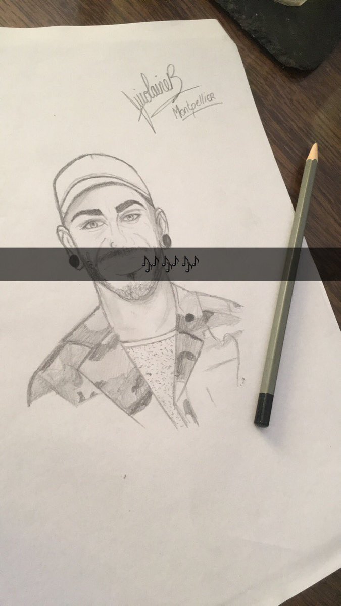 ViolaineRaynaud's tweet photo. Dessin en construction, d'une incroyable voix, un grand artiste..
@Dilome_officiel https://t.co/klo9aKWUiz