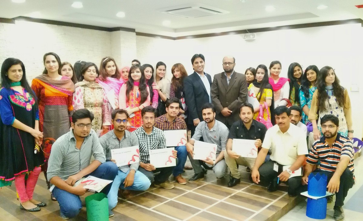 iamahmadfuad's tweet photo. Pics from Training "7 Promises of Highly Effective Employees"
#Mobilink @jazzpk #7Promises into #7Habits #FewAreThereFewHaveLeft #throwback https://t.co/S0D3kA8aXA