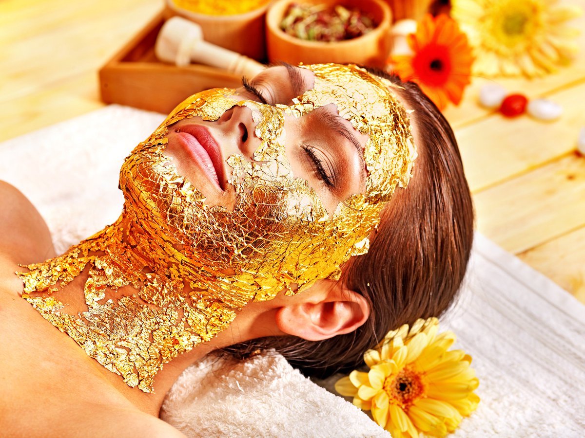 ScottishField's tweet photo. In need of some decadent me-time? We've researched the most luxurious beauty treatments out there in our Gold Issue. On sale now! #sfgold https://t.co/iVmVDzA894