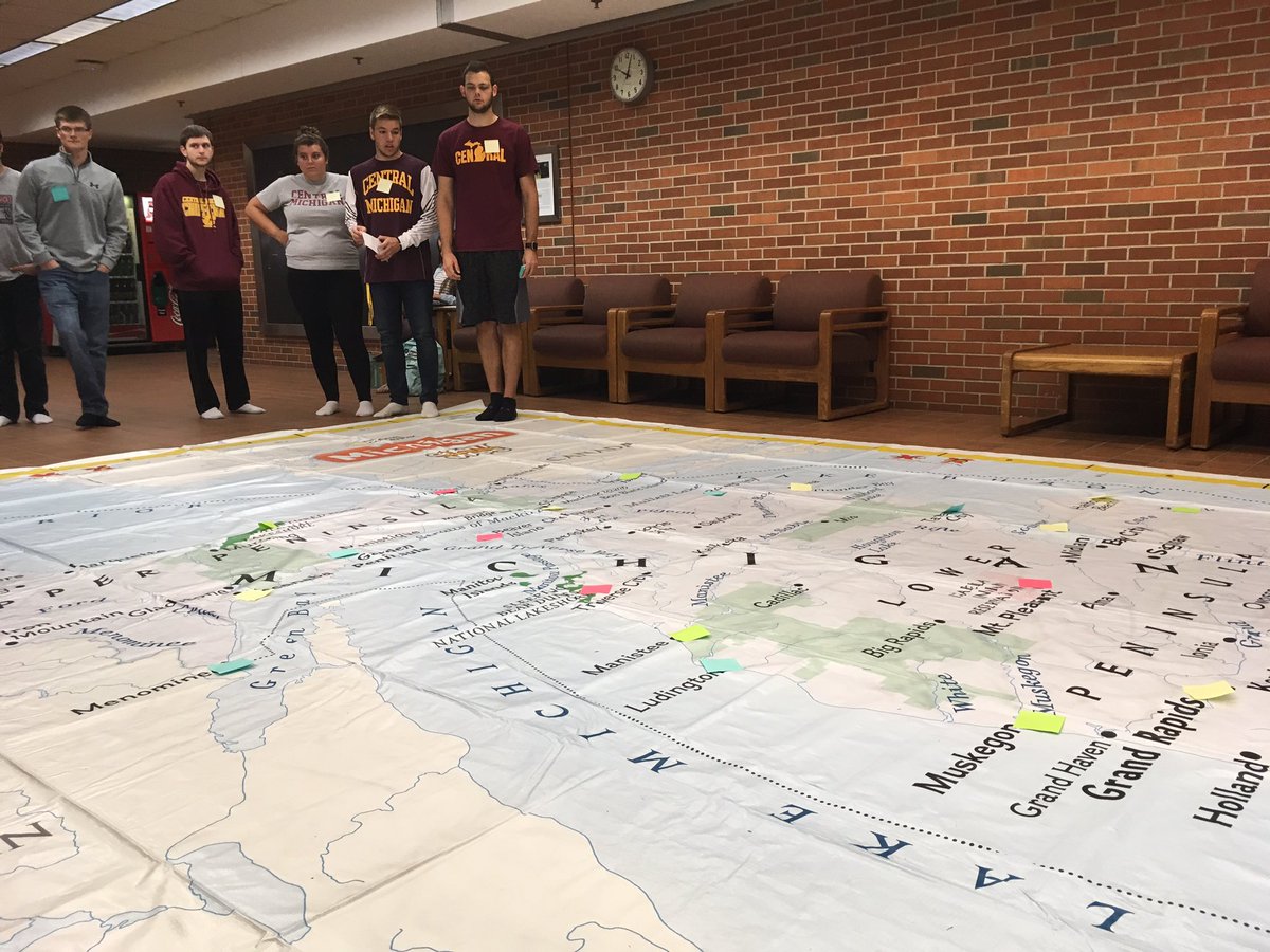 rober1ba's tweet photo. 1st day of class &amp; @stackerr_ is already actively engaging students with giant map activity in hallway. They love it! @CMUniversity #cmuteal https://t.co/u5mpMexr0p