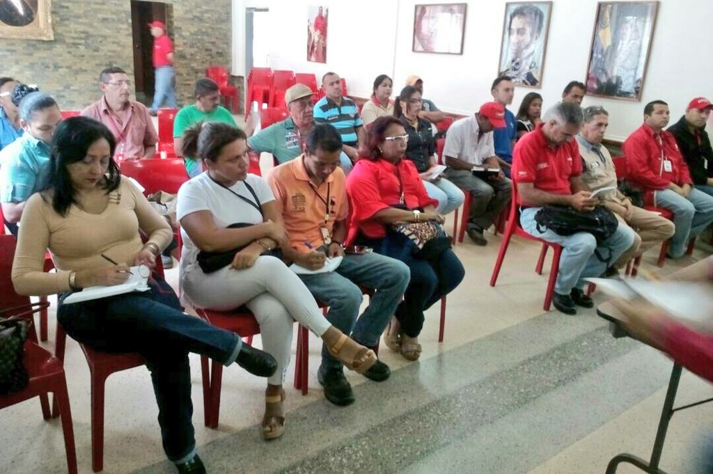 Doujosecam's tweet photo. #AHORA reunión en @Corpollanos con jefes de instituciones del Estado y Comando de Campaña Victorioso en pro de la VICTORIA de @josemvasquez https://t.co/z7cOoFQYBX