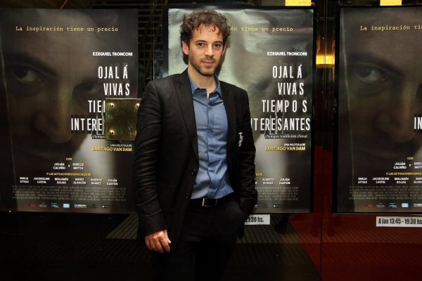 . <a href="/EzeTronconi/">Ezequiel Tronconi</a>: “Tiendo a la hiperacción, siempre estoy escribiendo, dirigiendo y actuando” escribiendocine.com/entrevista/001… vía <a href="/escribiendocine/">EscribiendoCine</a>