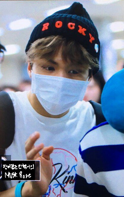 MUSK_990225's tweet photo. 170831 김포 입국
8월의 마지막날 널 만날 수 있어서 행복했어❤ 푹쉬자❤ 진짜 수고많았어❤
@offclASTRO #아스트로 #ASTRO #라키 #ROCKY #민혁 #D_STORE #Baby #ASTROAD https://t.co/q7yY6iyggp