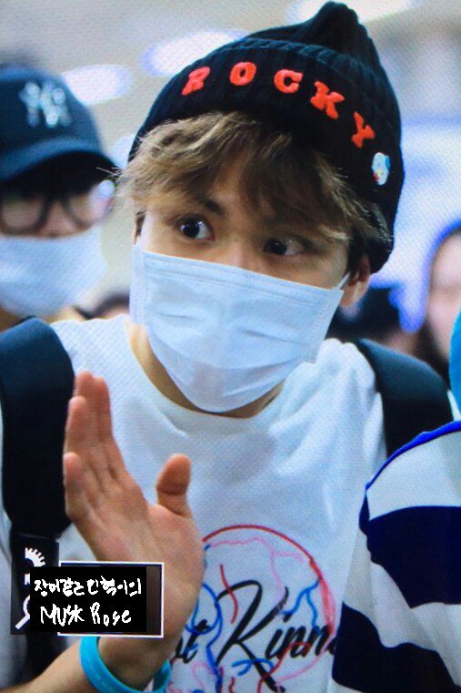 MUSK_990225's tweet photo. 170831 김포 입국
8월의 마지막날 널 만날 수 있어서 행복했어❤ 푹쉬자❤ 진짜 수고많았어❤
@offclASTRO #아스트로 #ASTRO #라키 #ROCKY #민혁 #D_STORE #Baby #ASTROAD https://t.co/q7yY6iyggp