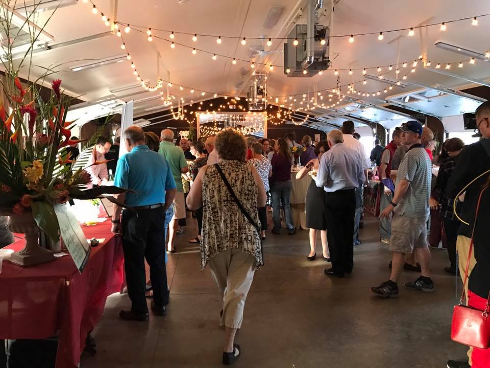 AdElementsLLC's tweet photo. Proud to sponsor such a great event! Last night's 8th Annual #FreshFoodFaceOff was a huge success!
.
Who got your vote?! 🌮🍉🥗🌽 https://t.co/Rt5bq020F5