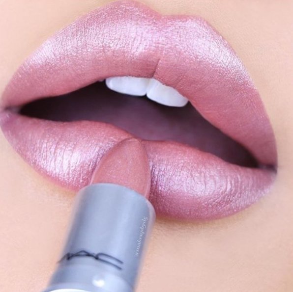CosmeticaO's tweet photo. "Chivatazo: Los productos de MAC Cosmetics ya están disponibles #online en Look Fantastic" https://t.co/EIGLluXbjM | https://t.co/2oxmzRFPhZ https://t.co/WuGl3y18f8