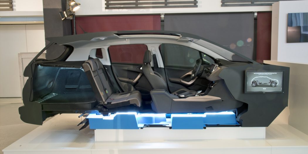 auto_app's tweet photo. Con l'arrivo dei primi veicoli elettrici @GroupePSA propone soluzioni per una migliore mobilità --> https://t.co/h1bbmBwXZx #PSATech https://t.co/fXllVFwOHc