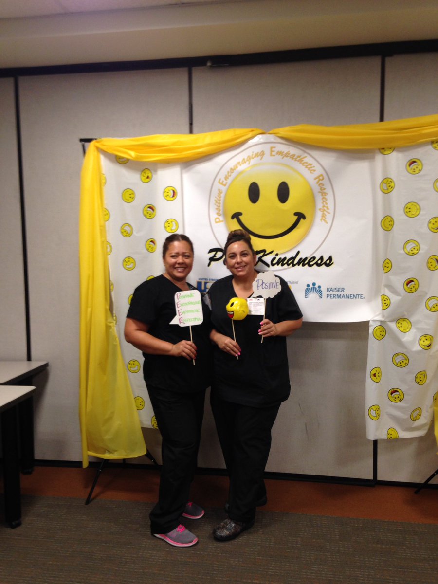 ReneeMLaPointe's tweet photo. EVS Peer Kindness event Respecting each other so proud of our EVS department #kaiserfontana #RespectPartnership @LMPtalk https://t.co/qSFYshCqCG