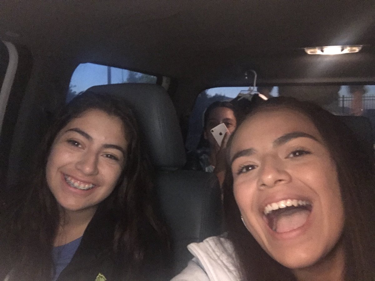 soledadffa's tweet photo. Ready for an awesome day with awesome FFA members! Good luck Hog, goat and poultry kids! 🐖🐐🐥 #MCF2017 https://t.co/jlCouo6mhx