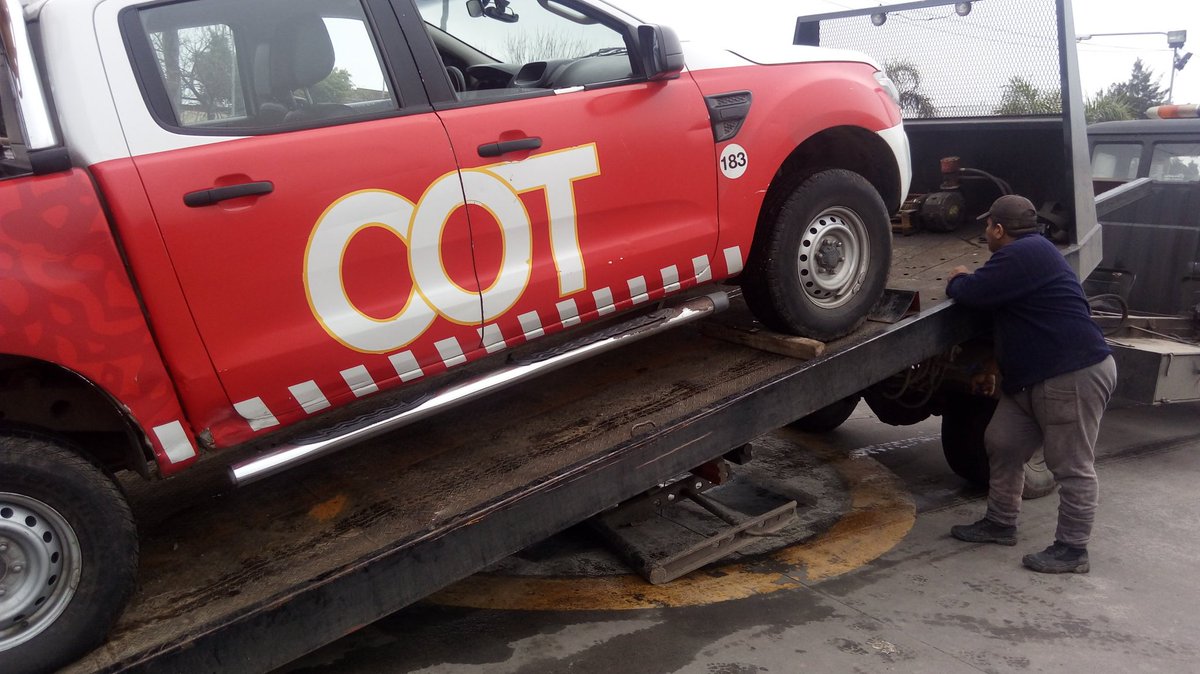 Alomo81's tweet photo. #MovilCOT al taller en grua y Reparacion de luces del cuatri.
#SubSecretariaOperativa 
#LogisticaCOT 
#COT https://t.co/XQWLKiLWNz