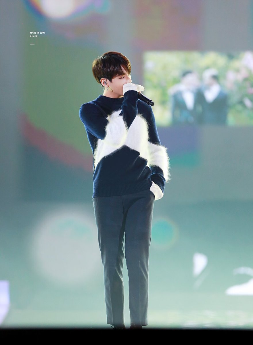 madein1997_jk's tweet photo. 정국이의 목소리덕분에 좋아하게 되었고 계속 좋아할거야! 노래 해줘서 고마워👍잘하고 있어 @BTS_twt #정국 #꾹이생일ㅊㅋ https://t.co/UtLX2hBnrS