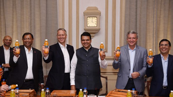 CocaCola_Ind's tweet photo. Coca-Cola brings the Goodness of Indian Santra with “Minute Maid Santra”
https://t.co/snGjnajJfG https://t.co/iBCKGShcbG