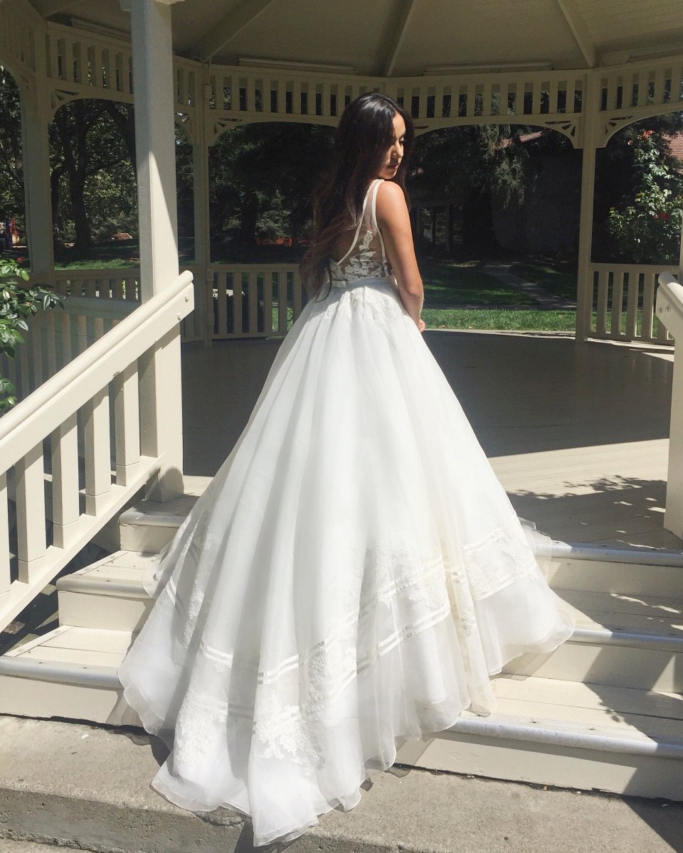 KinsleyJames's tweet photo. Alexia killin' it in the @AnneBargeBride Sidney gown! Trunk Show this wknd in Walnut Creek along w/ her Curve Couture line! #abbstyle https://t.co/NUJ2LuknDd