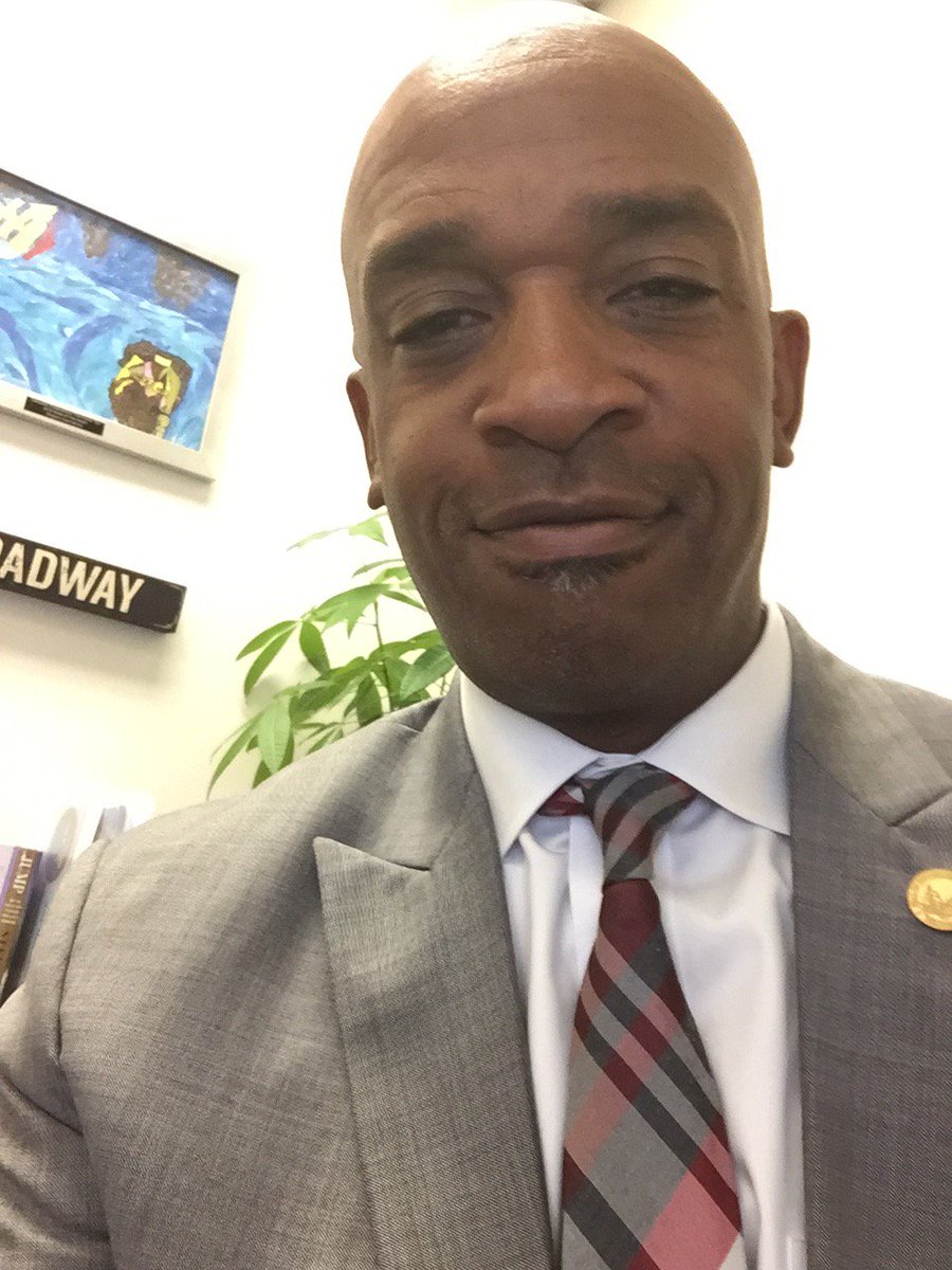 glloydmorris's tweet photo. Always aim for the top; the bottom is always crowded.
-Les Brown
#mayorsoffice #UD https://t.co/5QnpPBjEvZ