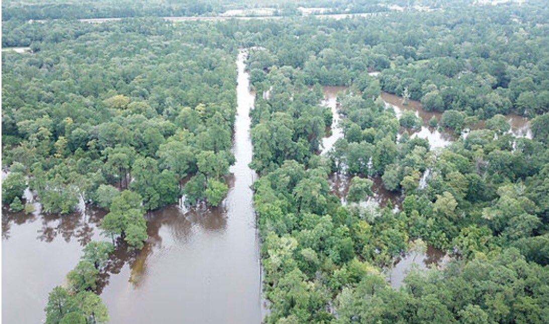 842ndTransBN's tweet photo. Hurricane Harvey has taken its toll. 842 is holding up and praying for TX. We will continue to drive on. @hqSDDC @597thTransBde https://t.co/S7lM6XOjnD
