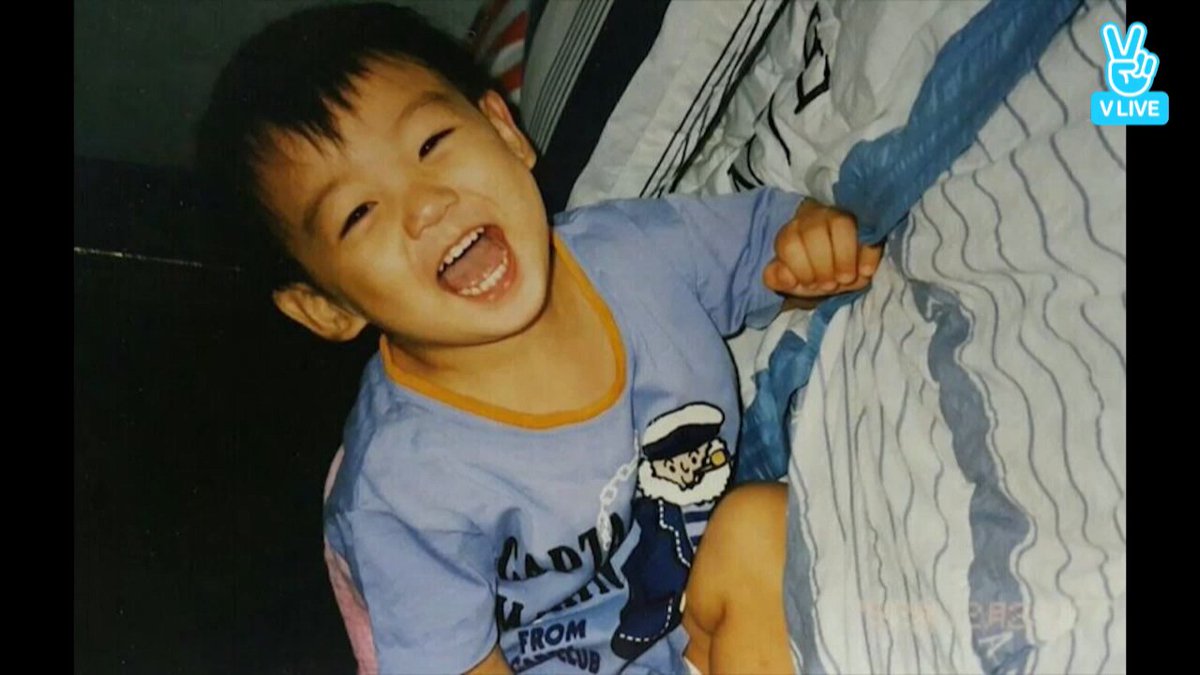 _cho97's tweet photo. 떡잎부터 남달랐던 왕자의 어린시절 #HAPPYJKDAY https://t.co/EyCC9sonUF