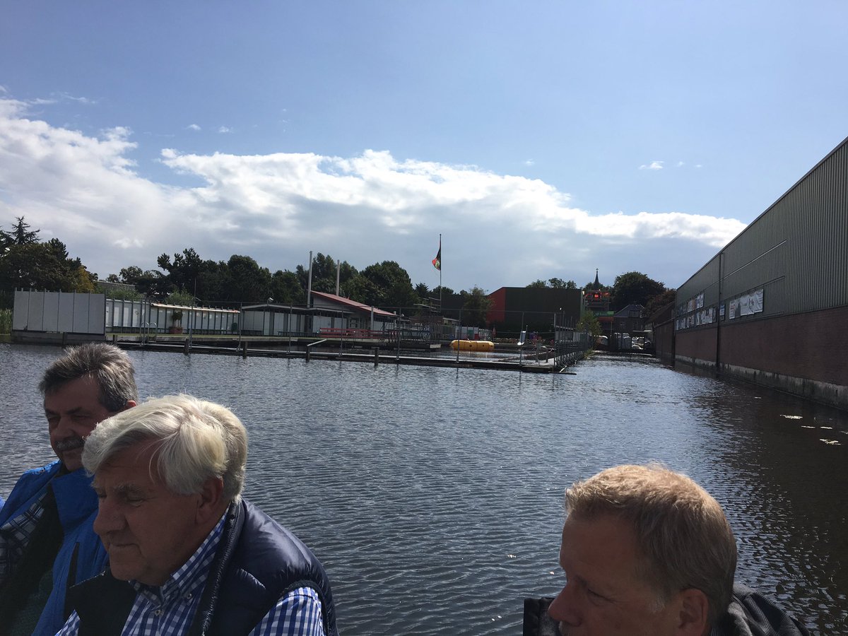 Gevaren met vrijwilligers van De Bovenlanden van Aalsmeer. Natuurliefhebbers die o.a. de ecologische zone van de Ringvaart willen behouden.