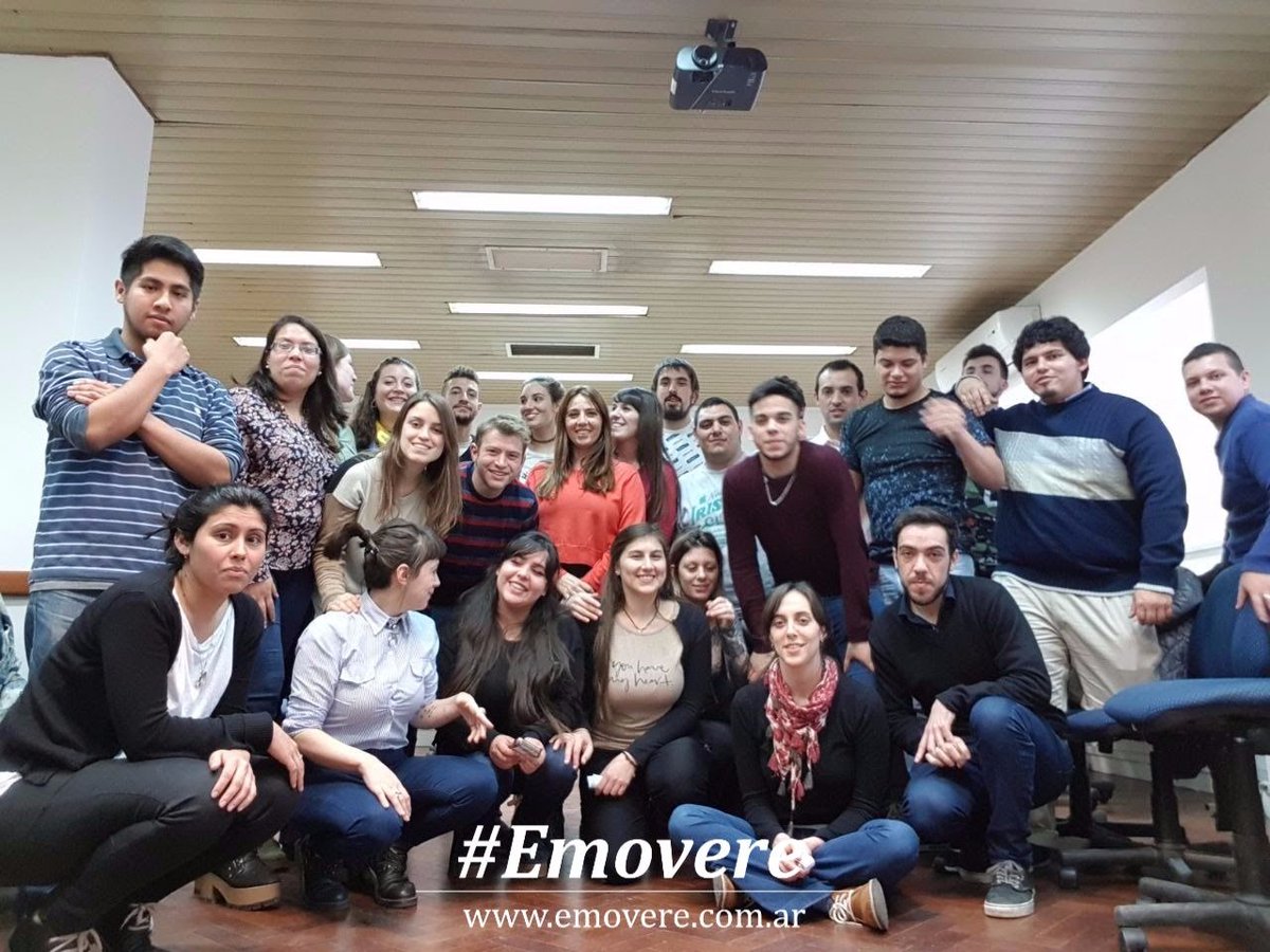 emoverecoach's tweet photo. #ProgramasEmovere Capacitando al Grupo #22 de Banco Nación con nuestro Programa de Inducción #bsas #banconacion #cursos #emovere https://t.co/LjNXvG4cBa