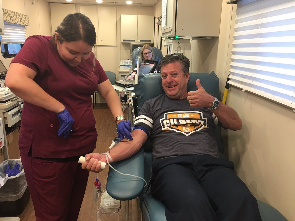 GFDBobBadgett's tweet photo. #TeamGilbert supporting @ubsaz this morning. 💉🚒👍 #BloodDrive #GiveBlood https://t.co/q6Es9p23mu
