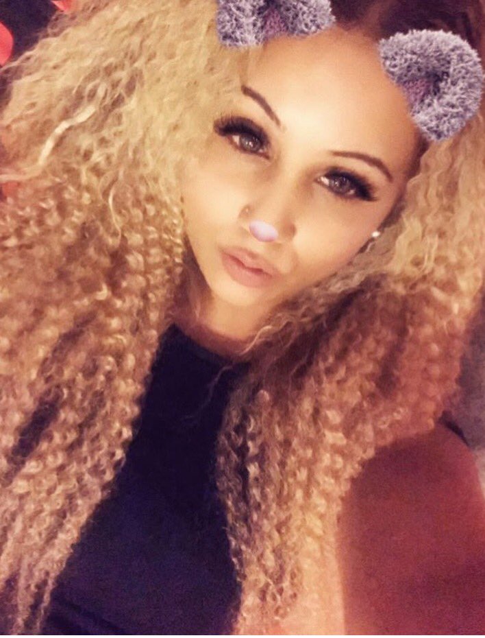 Mimmzi1's tweet photo. I may look cute and nice but don't let that fool you and forget how sadistic I really am.. get tributing! #findom #goddess #payslave #finsub https://t.co/WdsEqk3GhQ