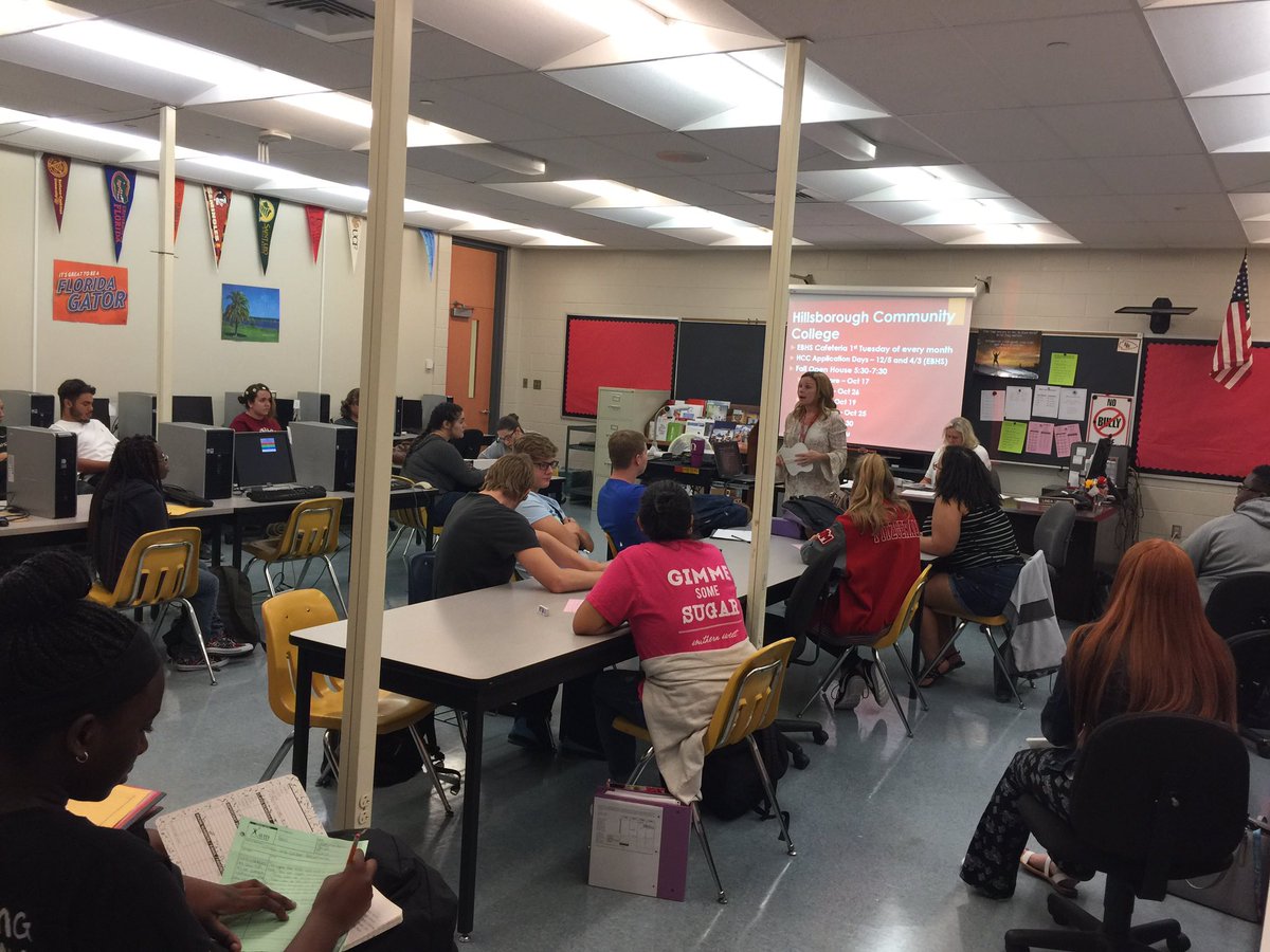 AdamsAdamsvic's tweet photo. Great presentation at the College and Career Center!  Reviewing the college application process and everything it entails. https://t.co/KK6uU7pCD3