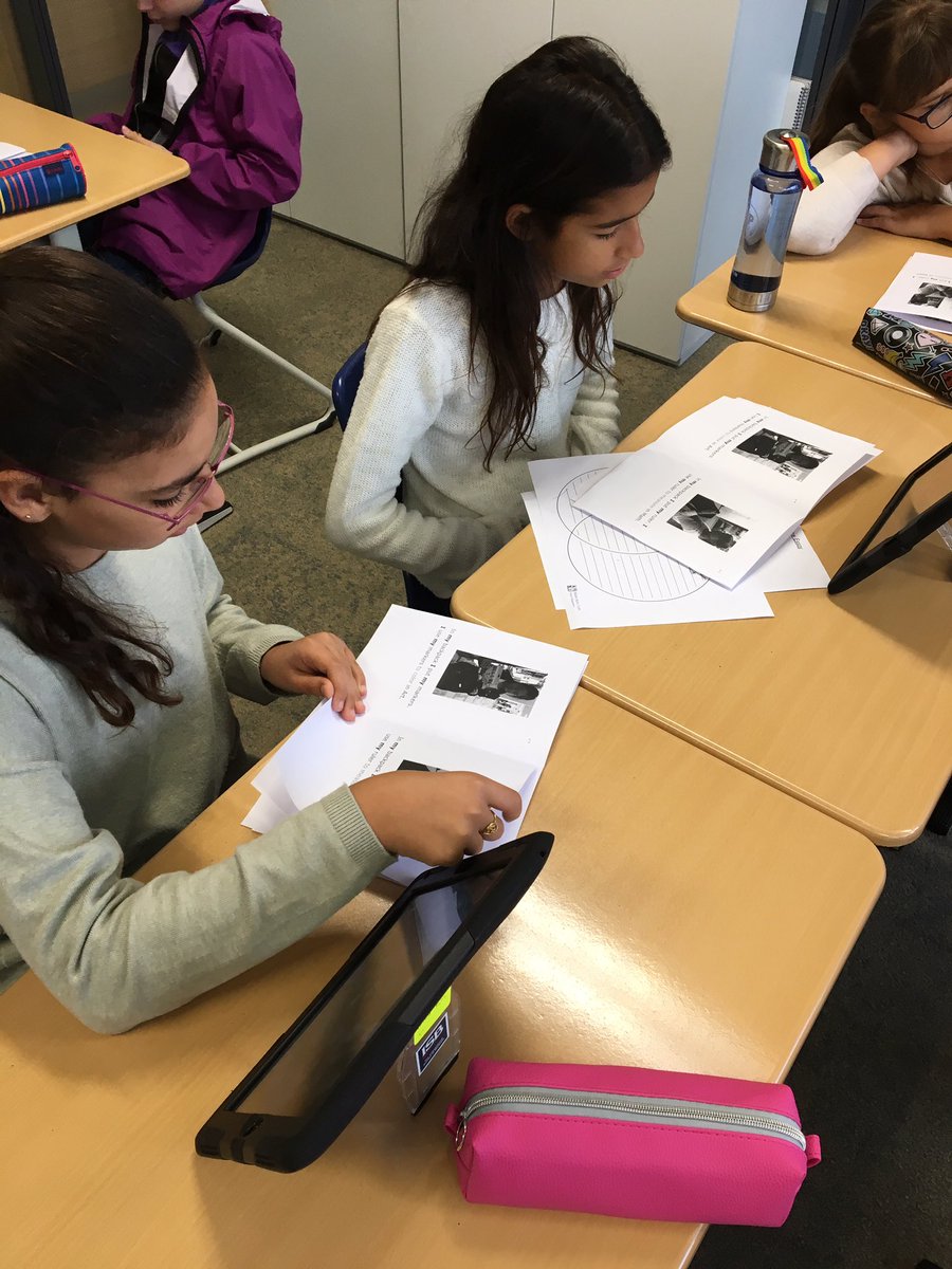 HajdunHomeroom's tweet photo. Reading class made books which focus on vocab &amp; grammar that relates to our first unit helping build early ELL reading success. #isblearns https://t.co/v9bDJrWybB