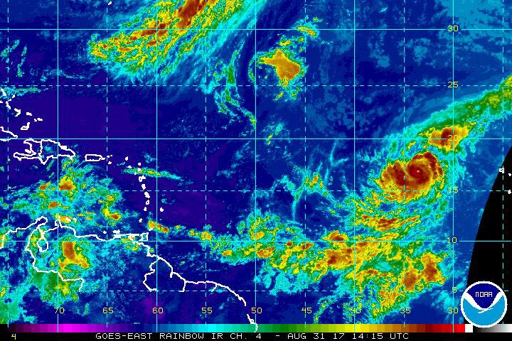 adamonzon's tweet photo. 11 am: #Irma es huracán cat. 2: vientos 100 mph y presión baja a 979 mb. Puede ser cat 3-4. Pronóstico ajustado al sur. #revisesuplan https://t.co/dl7xGgBLBZ