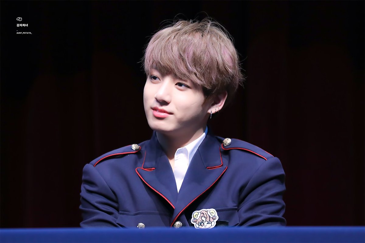AUNT_POTATO_'s tweet photo. 정국이의 생일을 축하합니다🎉🎉 반짝반짝 빛나는 정국이를 알게되고 응원할 수 있어서 정말 행복해❤ 앞으로 오래오래 함께해요😭💕💕💕 #정국생일ㅊㅋ #HAPPYJKDAY #HappyJungkookDay https://t.co/A3Gd5fYbRB