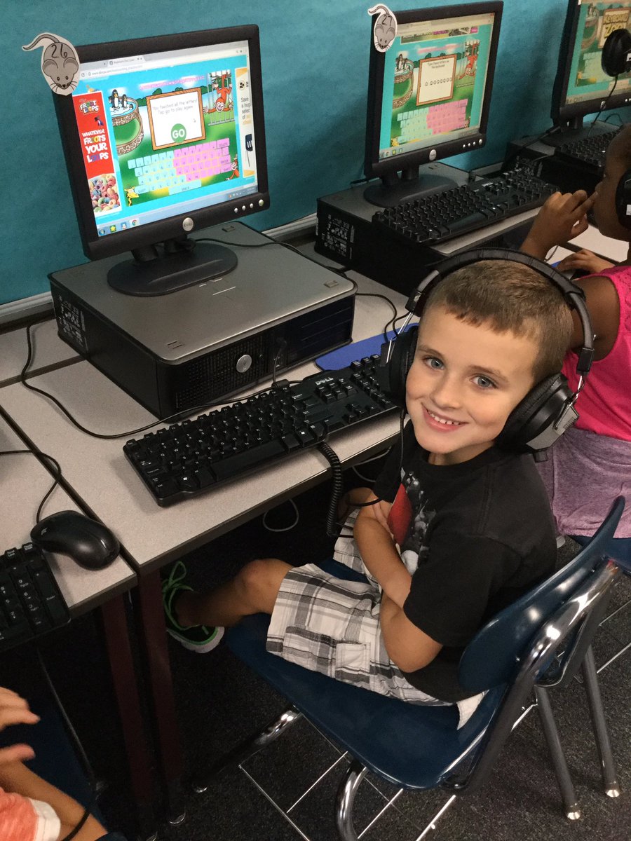 MsGaryKinderTec's tweet photo. This week in technology the kinders started keyboarding, we love Keyboard Zoo, we typed our alphabet for the first time! #KinderTech #Hawks https://t.co/X20q29LDrx