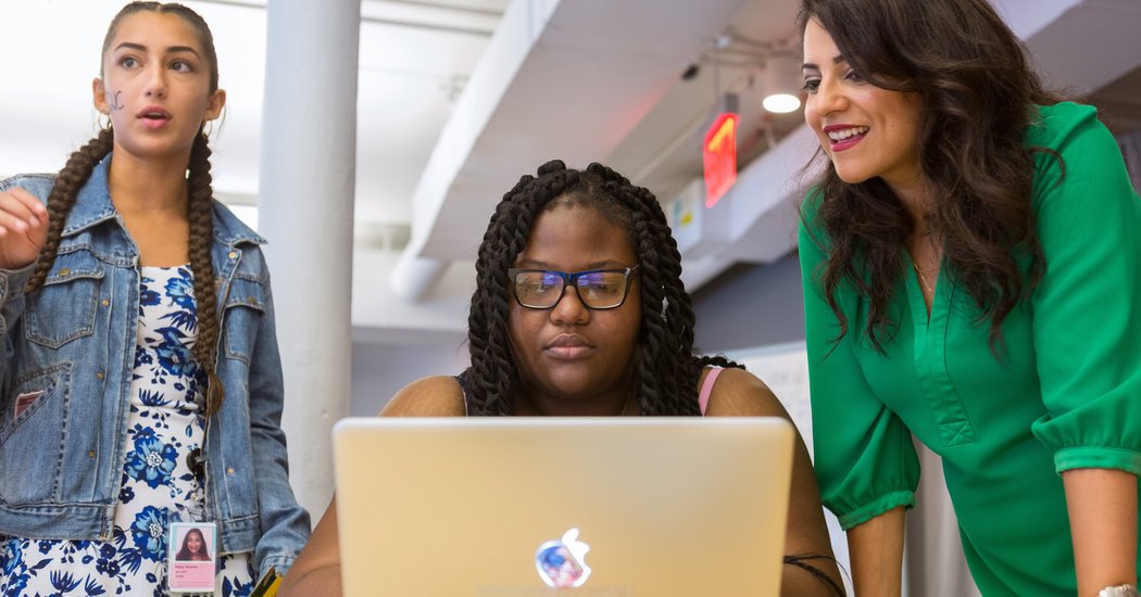 Edyfication's tweet image. Teaching Kids Coding, by the Book crwd.fr/2wAoQi2 #science #experiment #viral  #gaming #games #gamers #edchat #edtech #education