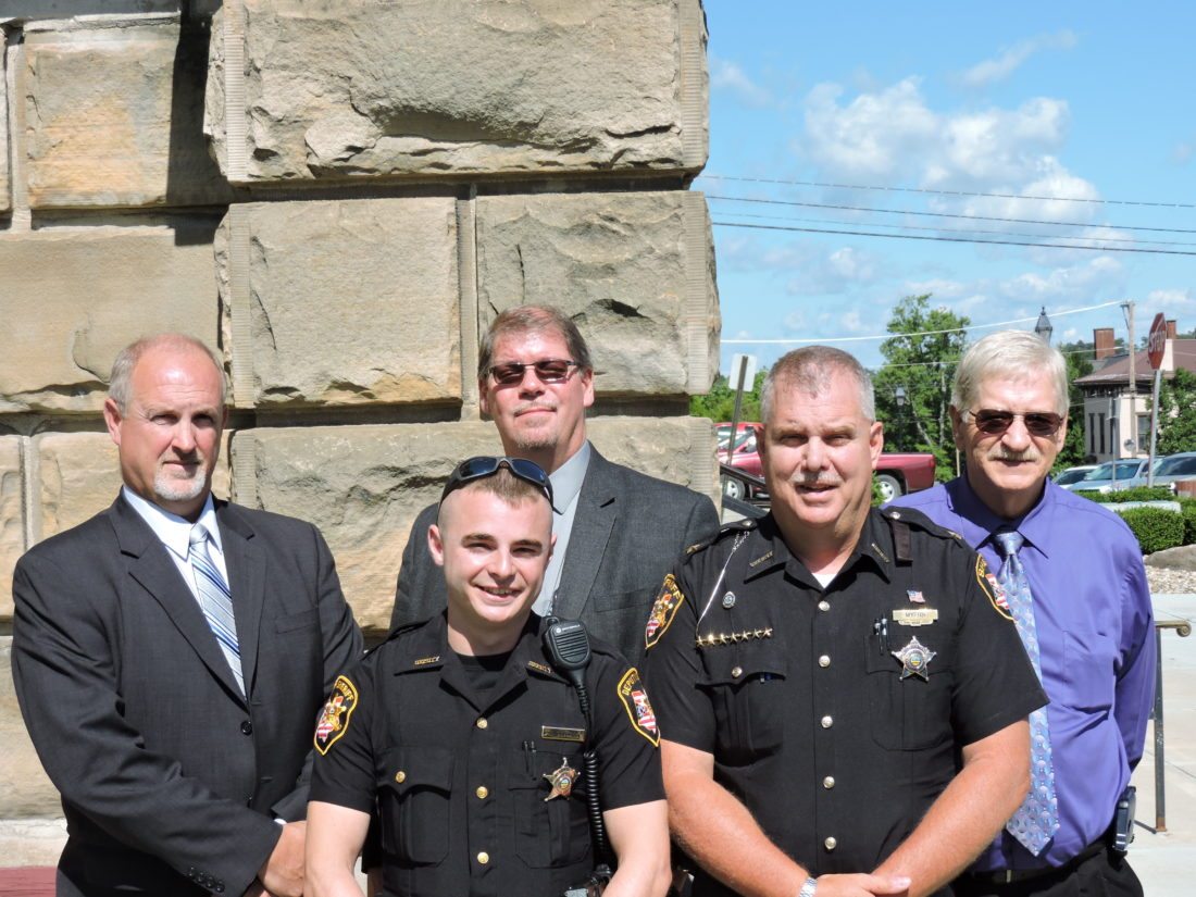 Safety_Bells's tweet photo. Ohio Harrison County students will have the Drug Abuse Resistance Education Program in new school year.https://t.co/5j1r6FiuAh
📷:Time Leader https://t.co/nAuNuXscqz