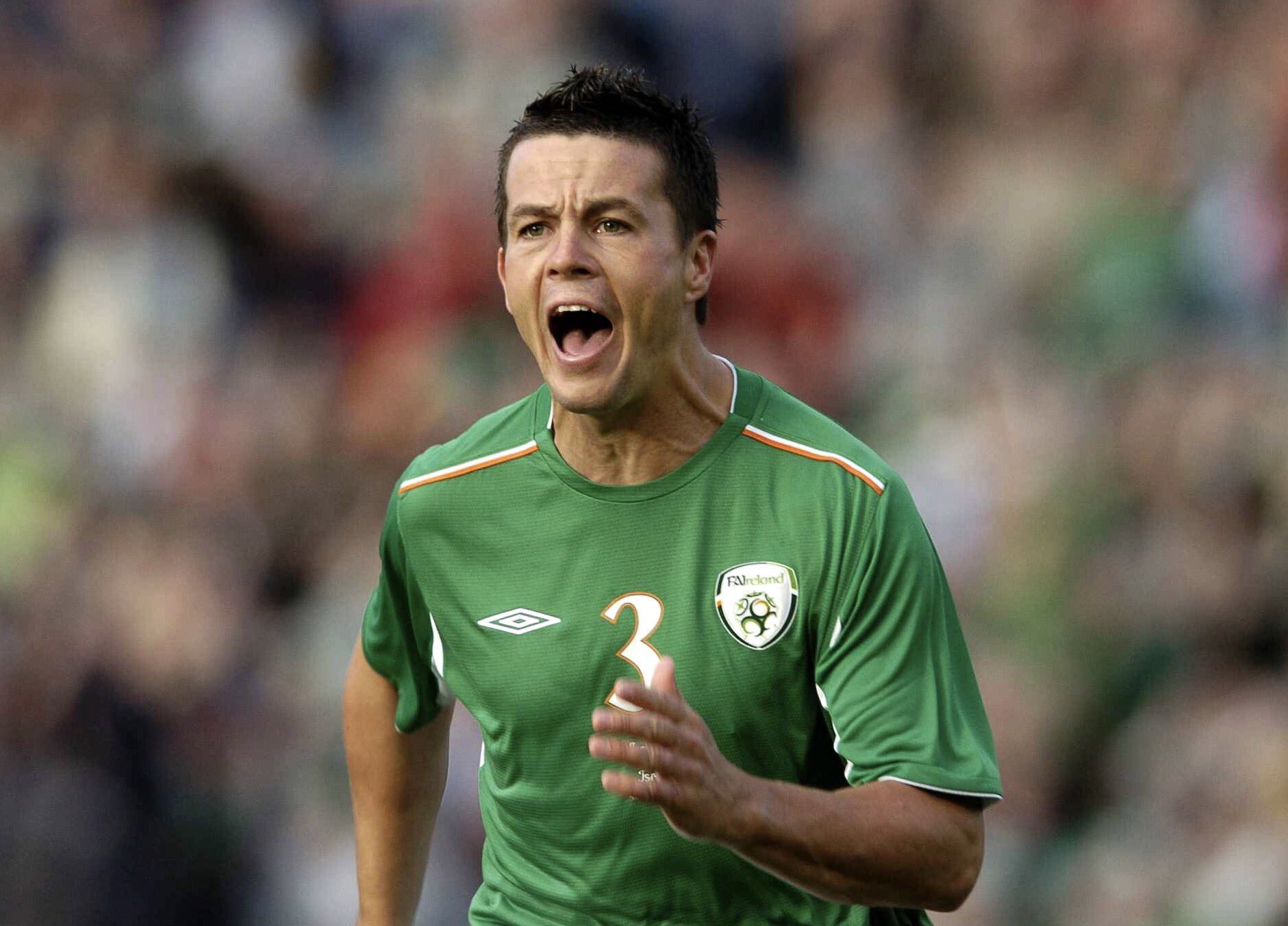 Happy birthday to former Ireland defender Ian Harte who turns the big 4  0  today! 