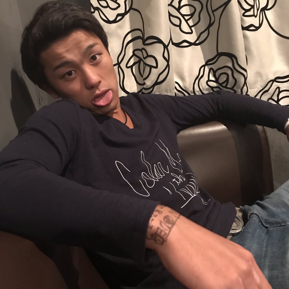 Ryuu0815baske's tweet photo. あゆむの遅れての誕生日パーティー https://t.co/6e3gzDSUax