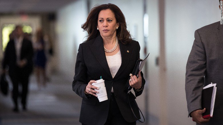 CNN's tweet photo. Kamala Harris to co-sponsor Bernie Sanders' single-payer health care bill https://t.co/x66p2JbZUB https://t.co/v35Z770Fur