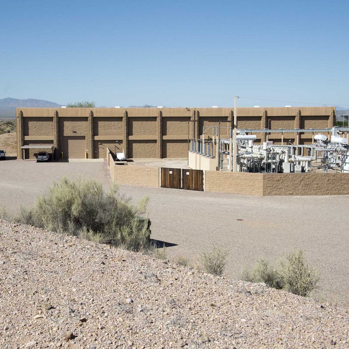 CAPArizona's tweet photo. Black Mountain Pumping Plant is the final plant in the CAP system. Its five units lift water 397 ft #amazinginfrastructure #CAPArizona https://t.co/pIsZKwQFU9