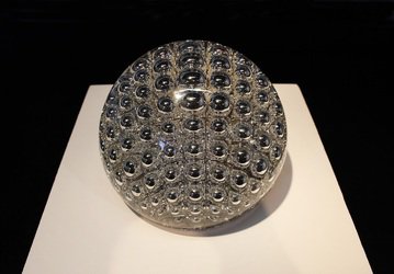 Sculptures_NOW's tweet photo. Arnout Visser is een van de kunstenaars die Bob Smit Gallery representeert. Kom zijn werk bekijken bij Bob Smit Gallery bij Sculptures NOW! https://t.co/2tAgxXNoZQ