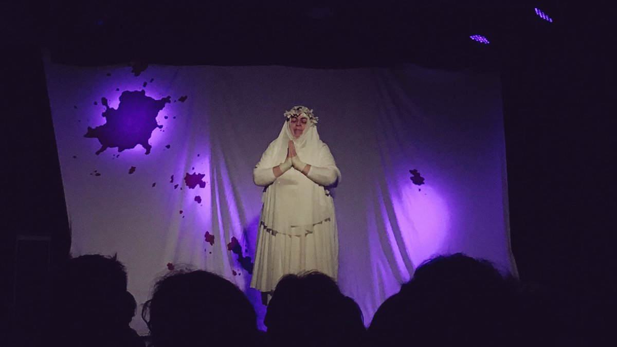 TPortenio's tweet photo. ¿Todavía no viste a la genial @monicacabrera15 en #teatro?  Venite el sábado a ver EL SISTEMA DE LA VÍCTIMA 19:30hs en el #TeatroPorteño https://t.co/FbZruP5lbR
