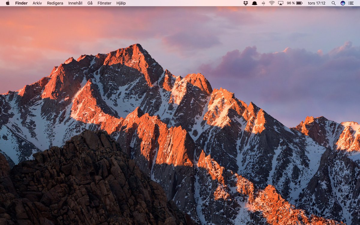 Staavervik's tweet photo. How I like my desktop👀 https://t.co/FBaqcSSW8C