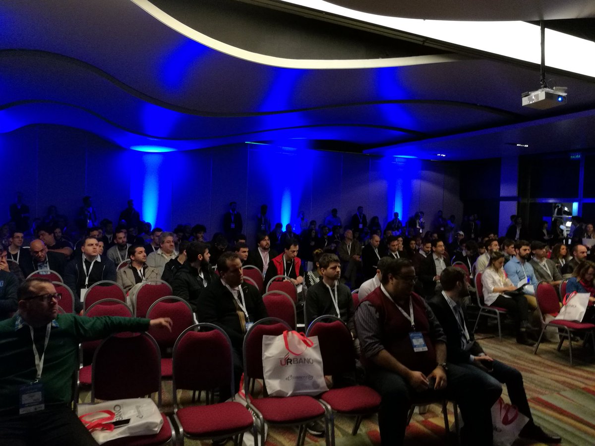 fadavanc's tweet photo. Así estaba la sala para hablar del caso ASOS en #eDayAR https://t.co/qCO5IJ6bmD