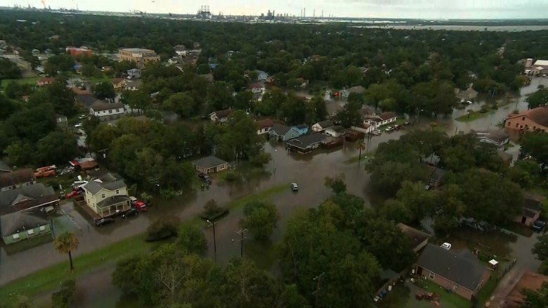 CNN's tweet photo. Water supply in Beaumont, TX knocked out after pumps fail due to flooding; 118,000 people left without running water https://t.co/iTorMD6klD https://t.co/dqzCYQOy0u