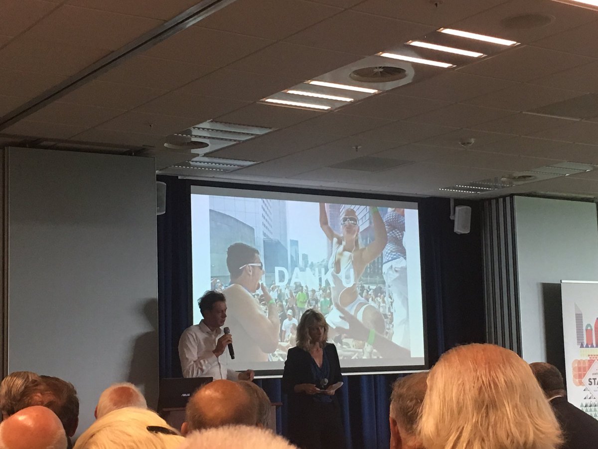 RvanAsten's tweet photo. Interessante eindsheet bij de presentatie over ontwikkeling #Hoogbouw Wijnhaveneiland in Rotterdam... #platformstad https://t.co/t0WIMW2Gtp