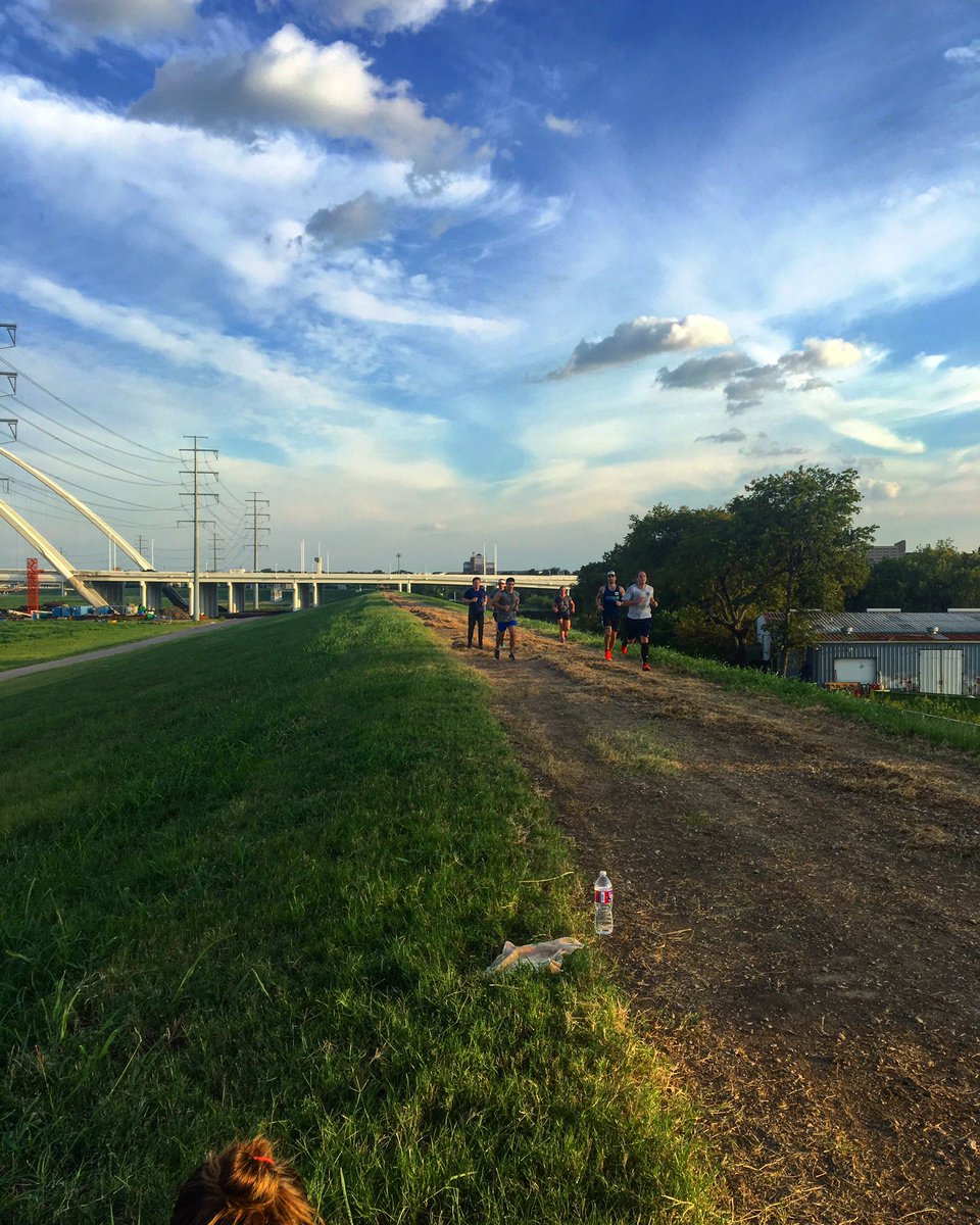 UTSWSurgeryLife's tweet image. Our newly minted resident running club. Come join us! #fitdocs #utsouthwestisbest #wellness