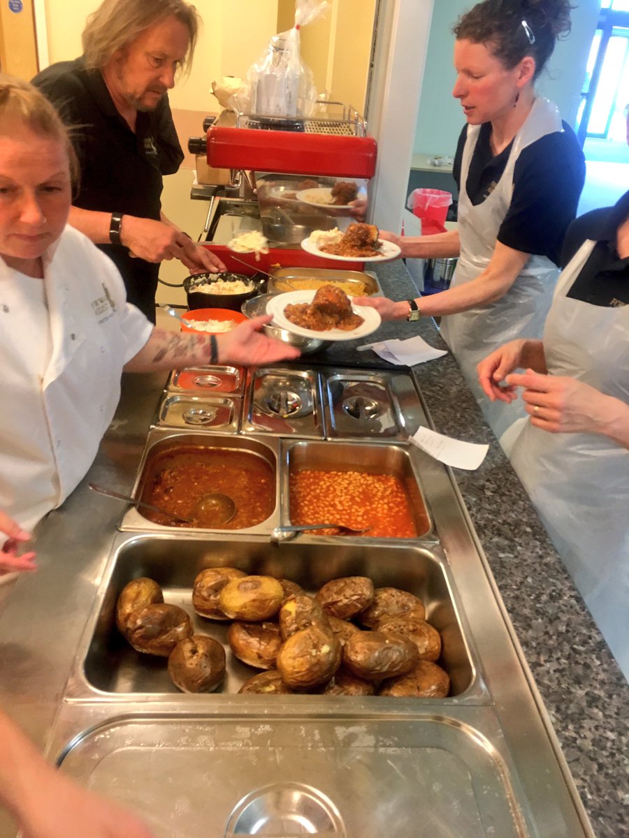 ForwardAssist1's tweet photo. Just Wanted 2 Share The Fantastic News That The Veterans Cook2Give Team Has Now Cooked '2000' Free Meals Since Jan 2017 @nbrly #RedCupCheer https://t.co/jTdUIX3LNg